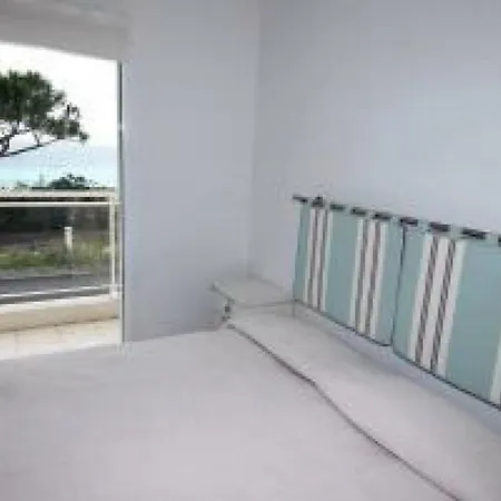 Apartment Seafront Haven: Modern 2-bed With Pool