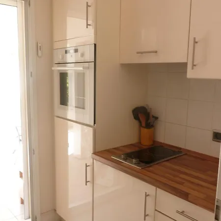 Seafront Haven: Modern 2-bed With Pool