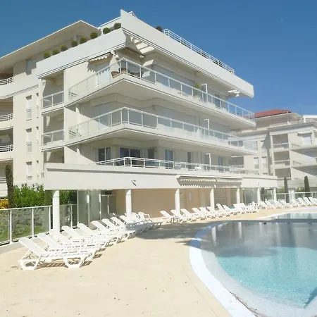 Stunning 2 Bed, 2 Bath On The Sea Front Has Swimming Pool And Is A Secure Modern Building 464 Διαμέρισμα