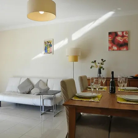 Seafront Haven: Modern 2-bed With Pool * Cannes