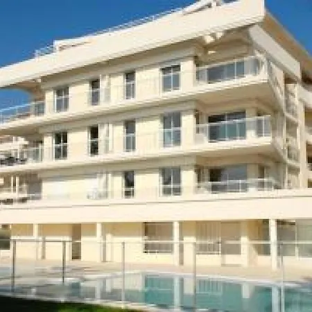 Seafront Haven: Modern 2-bed With Pool * Cannes